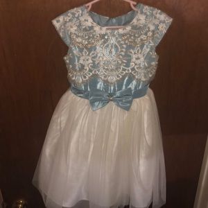 Girls dress